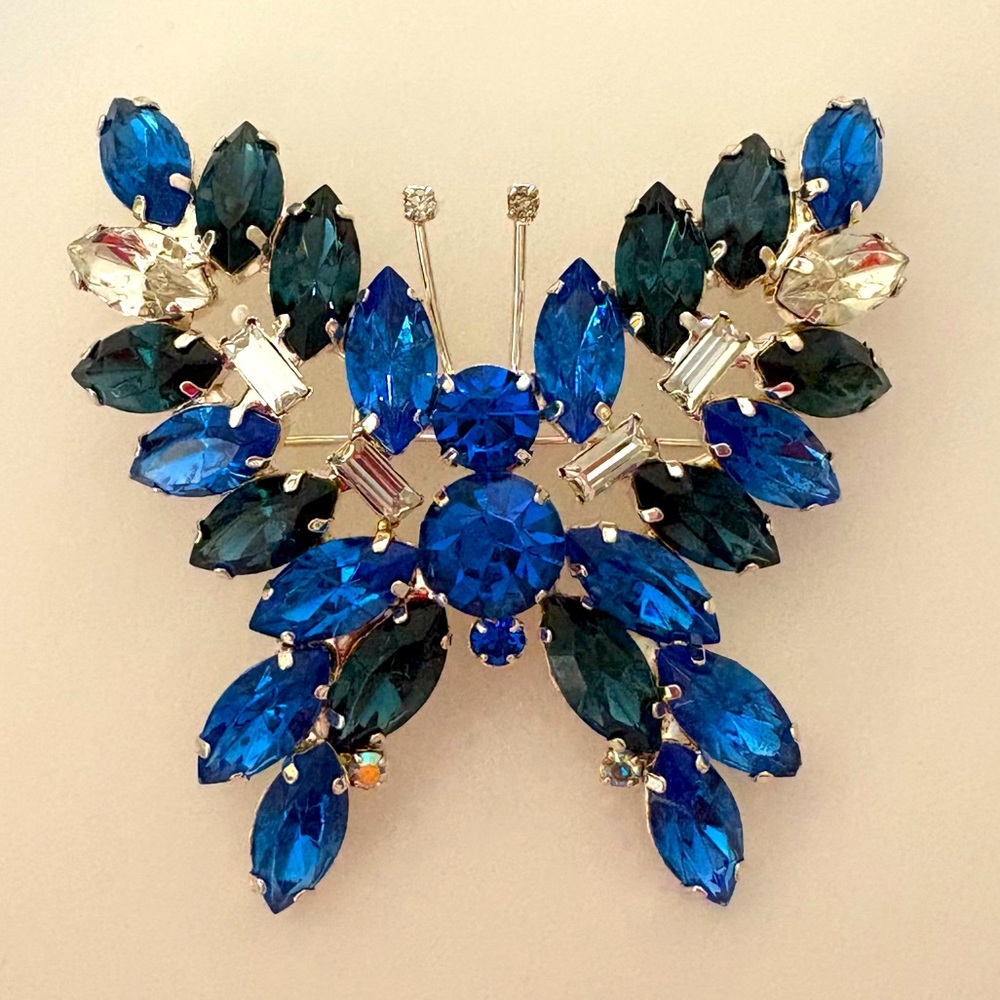 LARGE Vintage Brilliant Blue Glass Stone Silver Metal Butterfly Brooch
